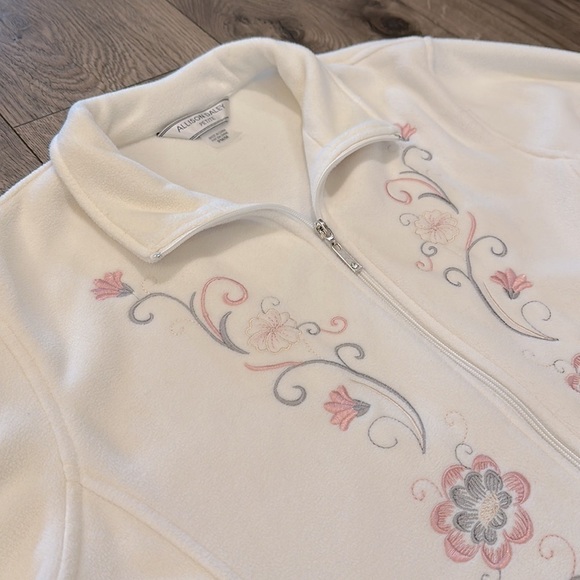 Allison Daley embroidered fleece jacket - Picture 2 of 6